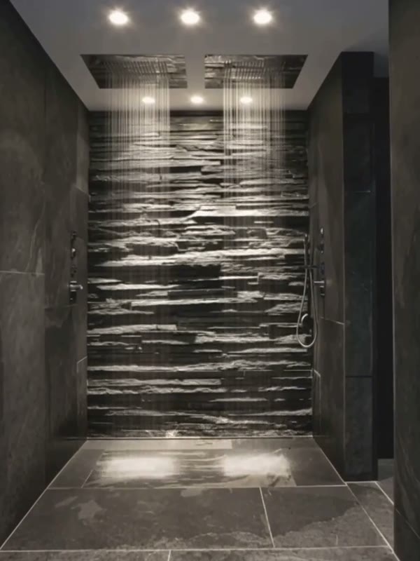 Après, chantier réel : Cabine d'angle remplacée par une douche double, mur en ardoise